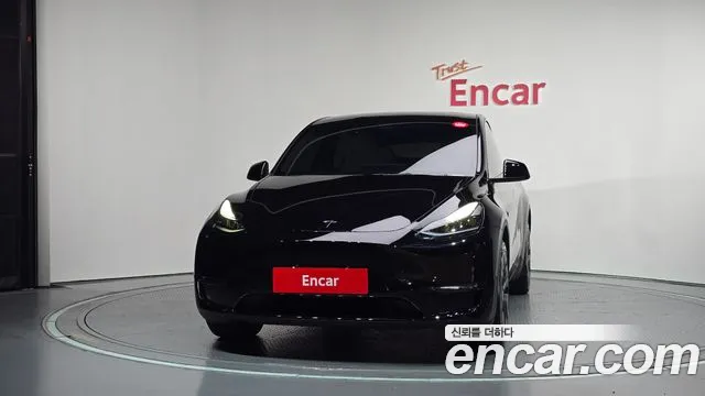 Tesla Model Y 2024 thumb 3