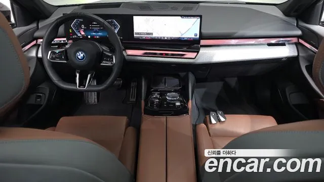 BMW 5-Series 2025 thumb 6