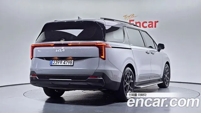 Kia Carnival 2024 thumb 2