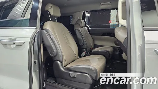 Kia Carnival 2024 thumb 11