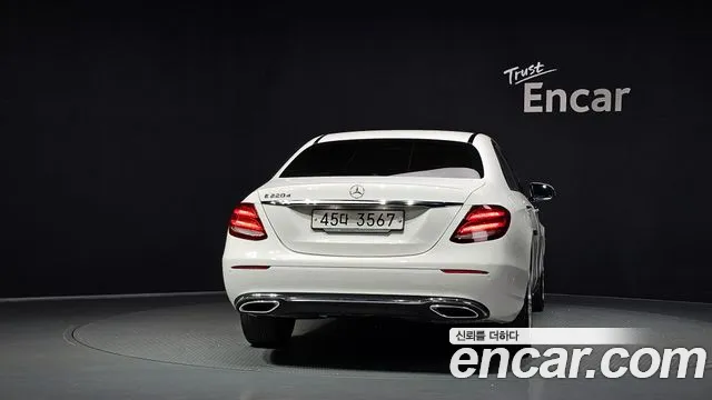 Mercedes-Benz E-Класс 2018 thumb 4
