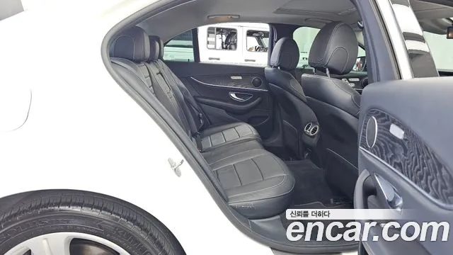 Mercedes-Benz E-Класс 2018 thumb 12