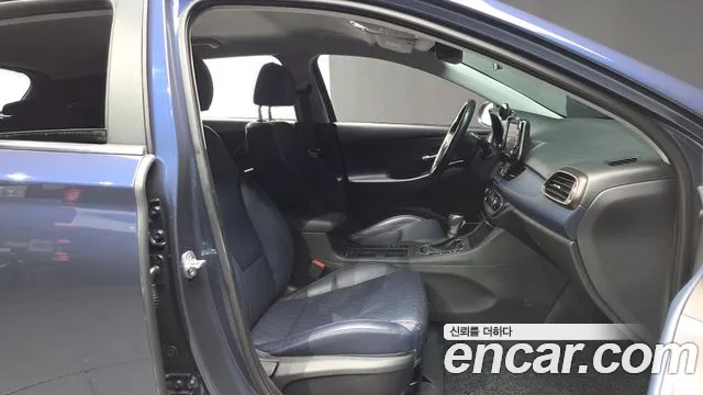 Hyundai i30 2017 thumb 11