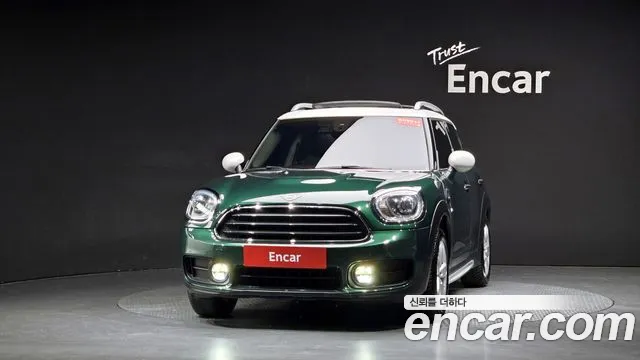 MINI Countryman 2019 thumb 2