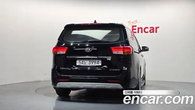 Kia Carnival 2015 thumb 4