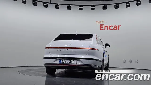 Hyundai Grandeur 2023 thumb 4