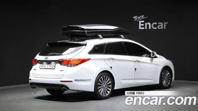 Hyundai i40 2013 thumb 2