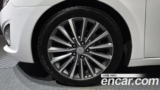 Hyundai i40 2013 thumb 5
