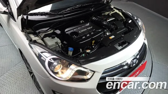 Hyundai i40 2013 thumb 6