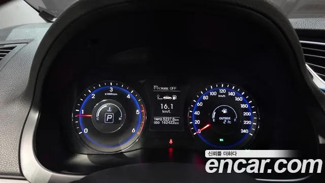 Hyundai i40 2013 thumb 8