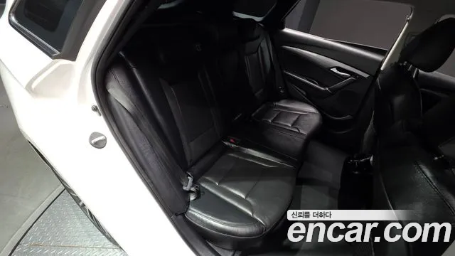 Hyundai i40 2013 thumb 11
