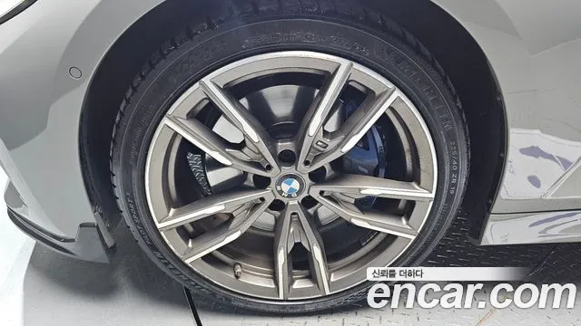 BMW 3-Series 2020 thumb 5