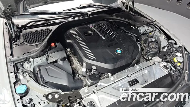 BMW 3-Series 2020 thumb 6