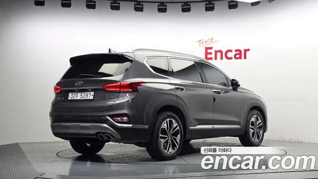 Hyundai Santa Fe 2018 thumb 2