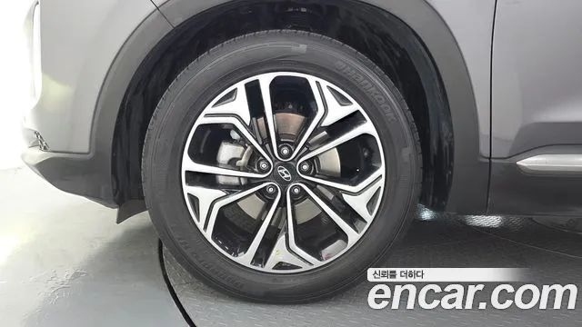 Hyundai Santa Fe 2018 thumb 5