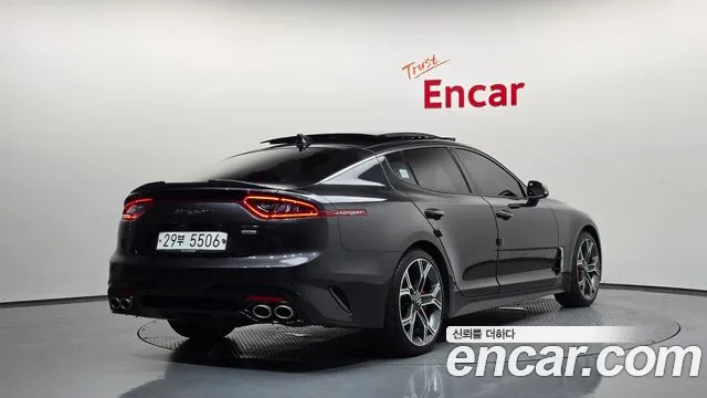 Kia Stinger 2019 thumb 2