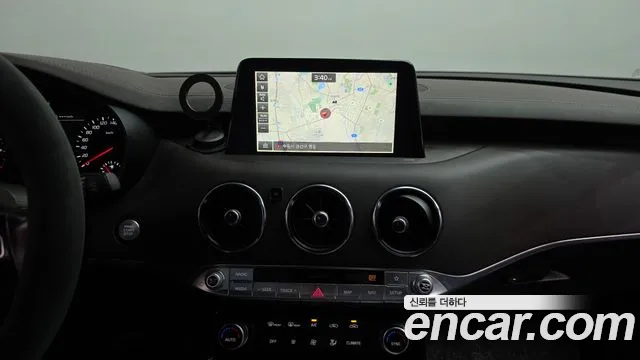 Kia Stinger 2019 thumb 12