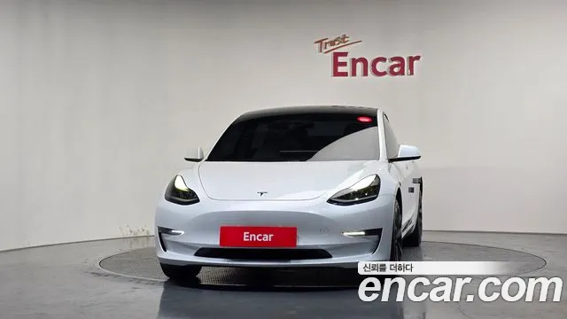 Tesla Model 3 2021 thumb 3