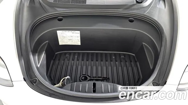 Tesla Model 3 2021 thumb 6