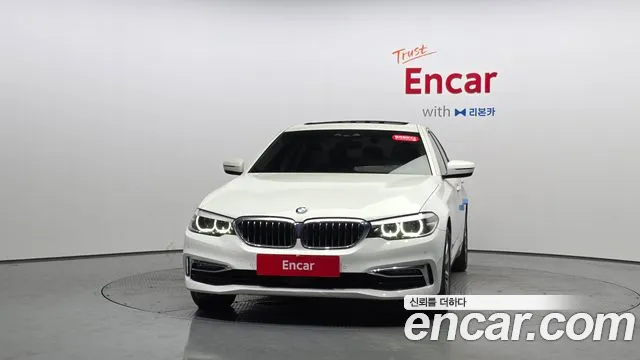 BMW 5-Series 2019 thumb 2
