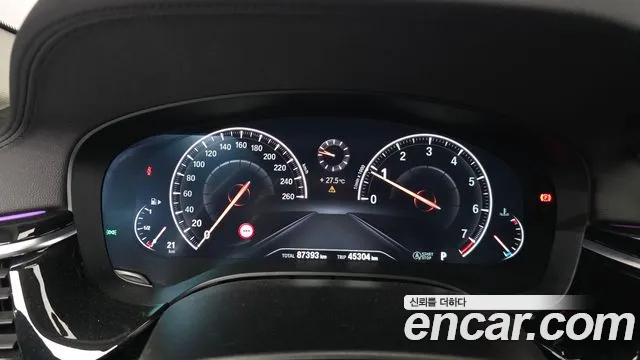 BMW 5-Series 2019 thumb 7