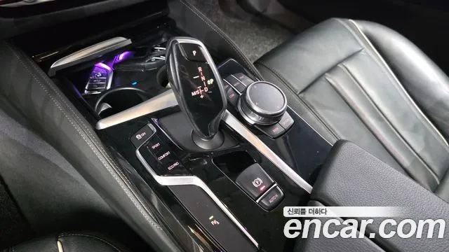 BMW 5-Series 2019 thumb 8