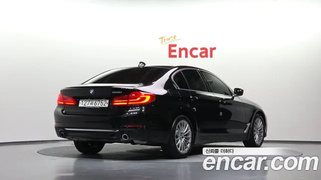 BMW 5-Series 2020 thumb 2