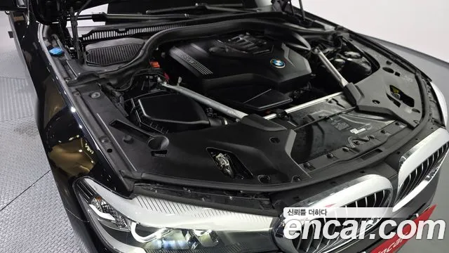 BMW 5-Series 2020 thumb 6