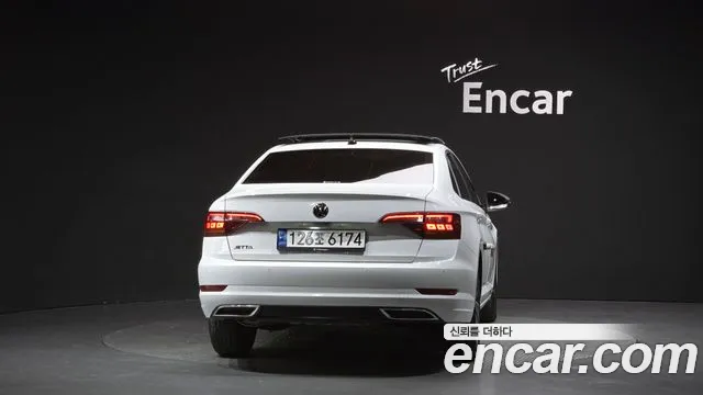 Volkswagen Jetta 2021 thumb 4