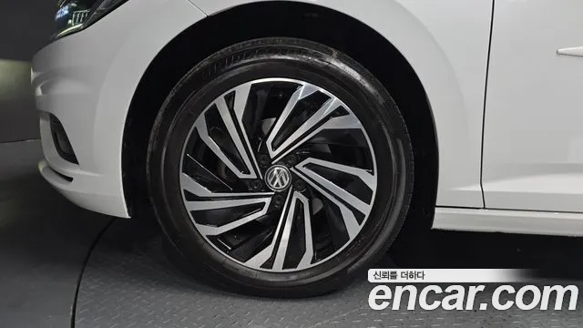 Volkswagen Jetta 2021 thumb 5