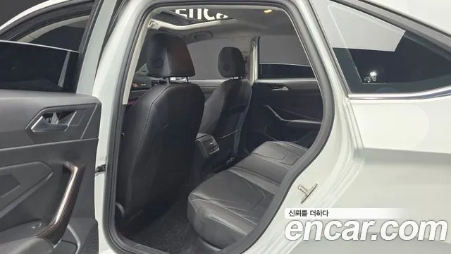 Volkswagen Jetta 2021 thumb 11