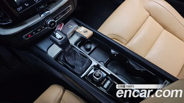 Volvo XC60 2020 thumb 8
