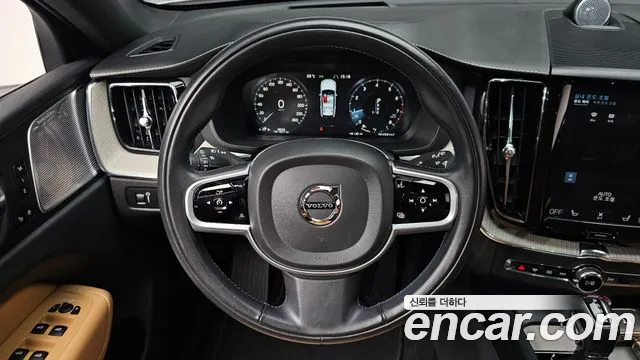 Volvo XC60 2020 thumb 12