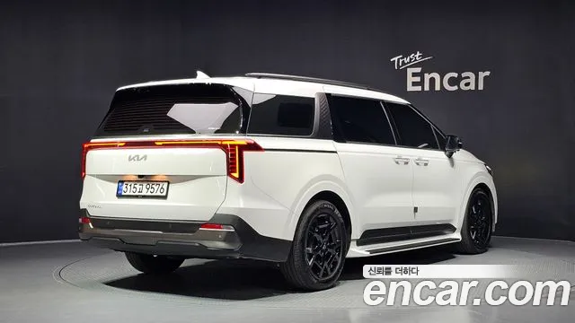 Kia Carnival 2025 thumb 2