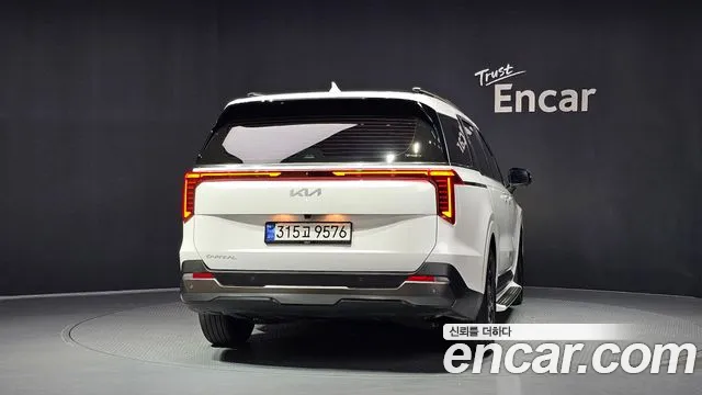 Kia Carnival 2025 thumb 4