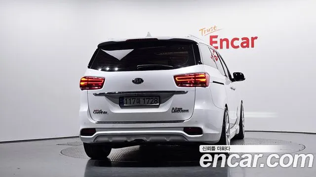 Kia Carnival 2018 thumb 4