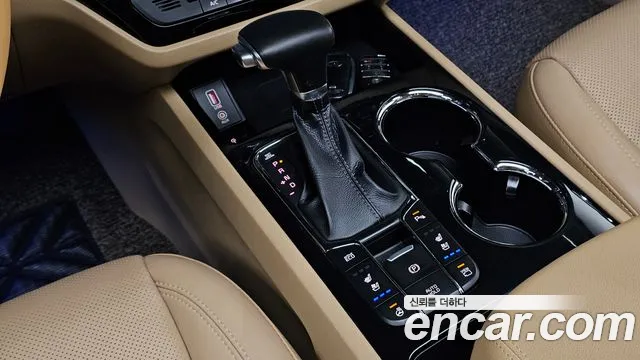 Kia Carnival 2018 thumb 9