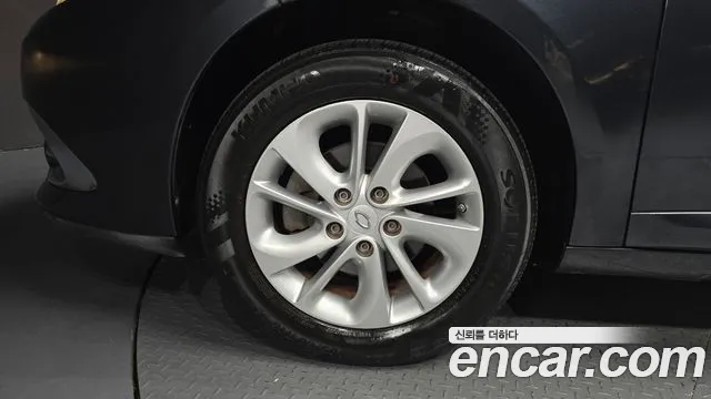 Renault-KoreaSamsung Fluence 2014 thumb 4