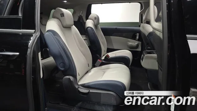 Kia Carnival 2024 thumb 11