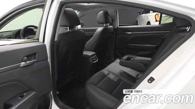 Hyundai Avante 2016 thumb 11