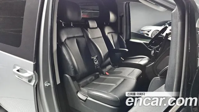 Hyundai Staria 2022 thumb 10