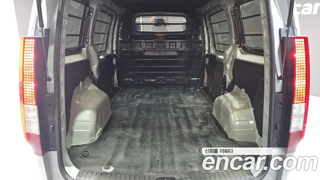Hyundai Staria 2022 thumb 11