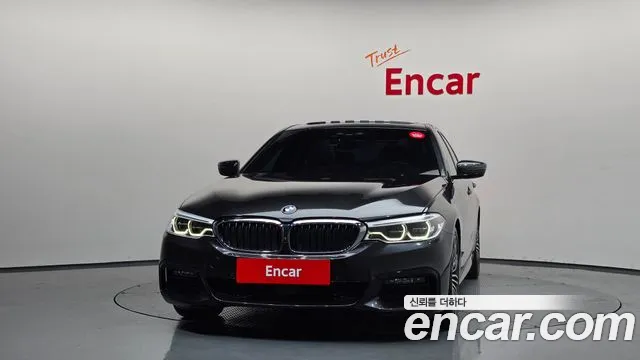 BMW 5-Series 2019 thumb 3