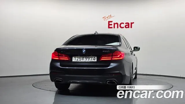 BMW 5-Series 2019 thumb 4