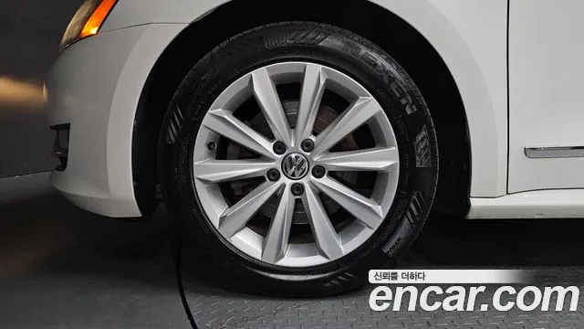 Volkswagen Passat (North America and China) 2015 thumb 5