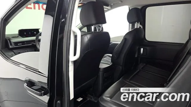 Hyundai Staria 2022 thumb 11