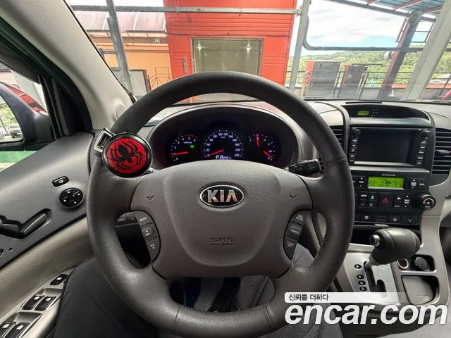Kia Carnival 2013 thumb 7