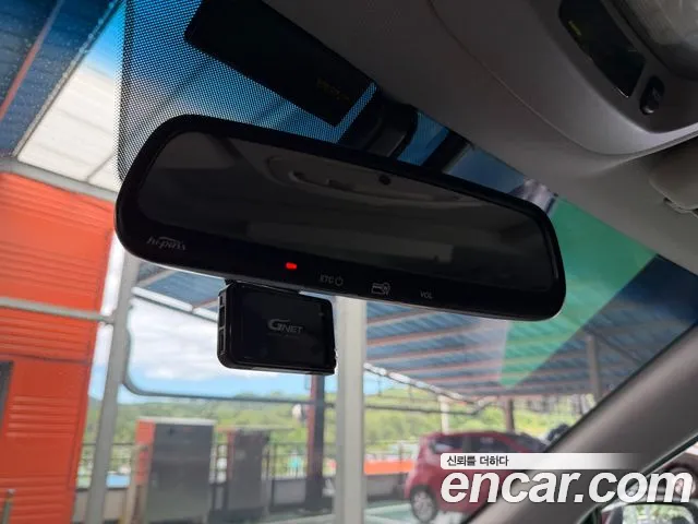 Kia Carnival 2013 thumb 9