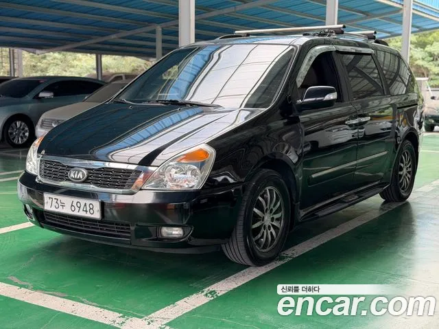 Kia Carnival 2013 thumb 11