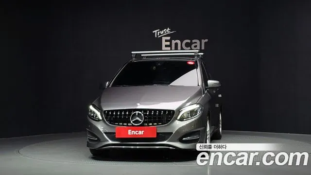 Mercedes-Benz B-Class 2017 thumb 3